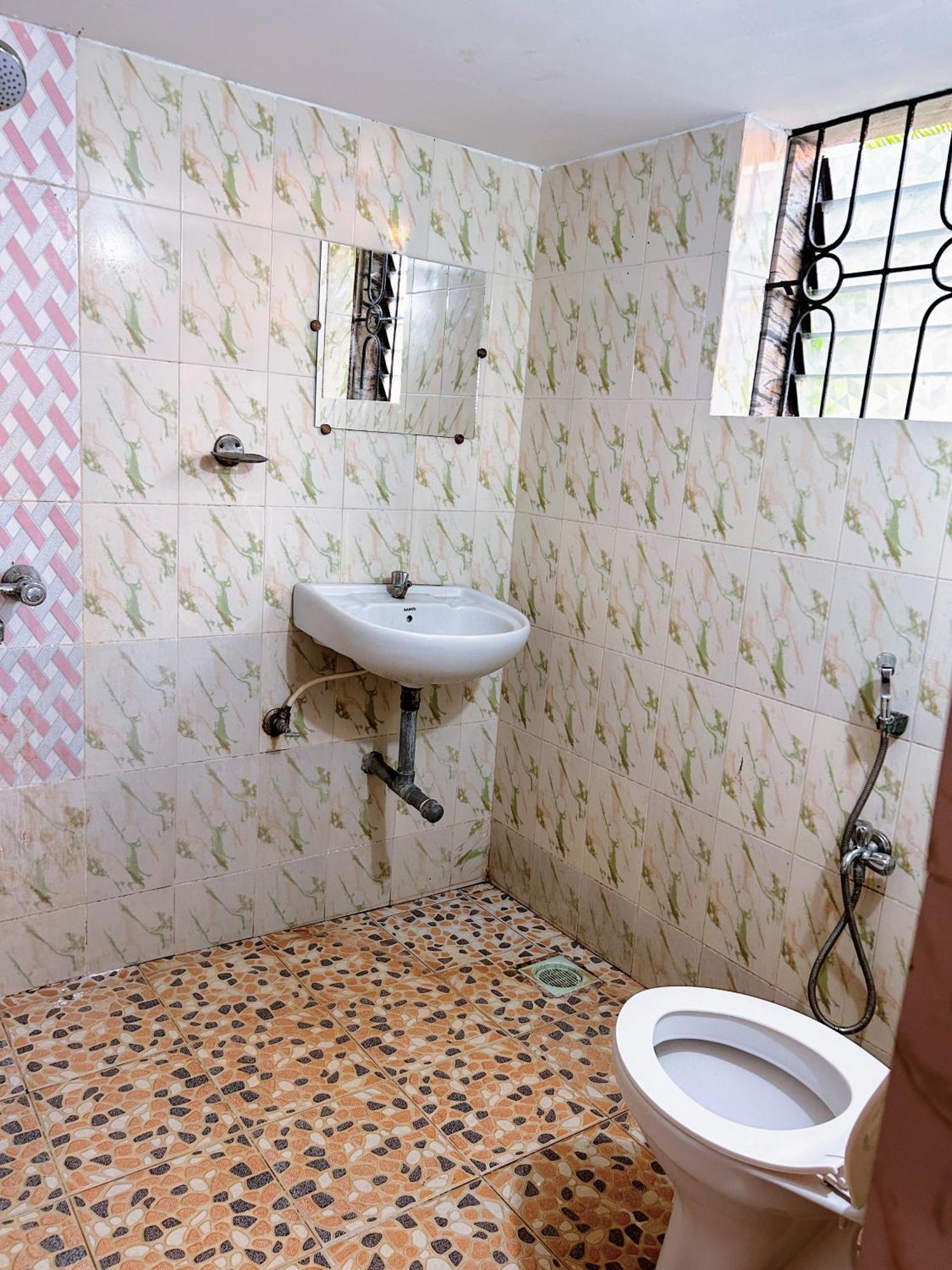Homestay Havaana Stays, *