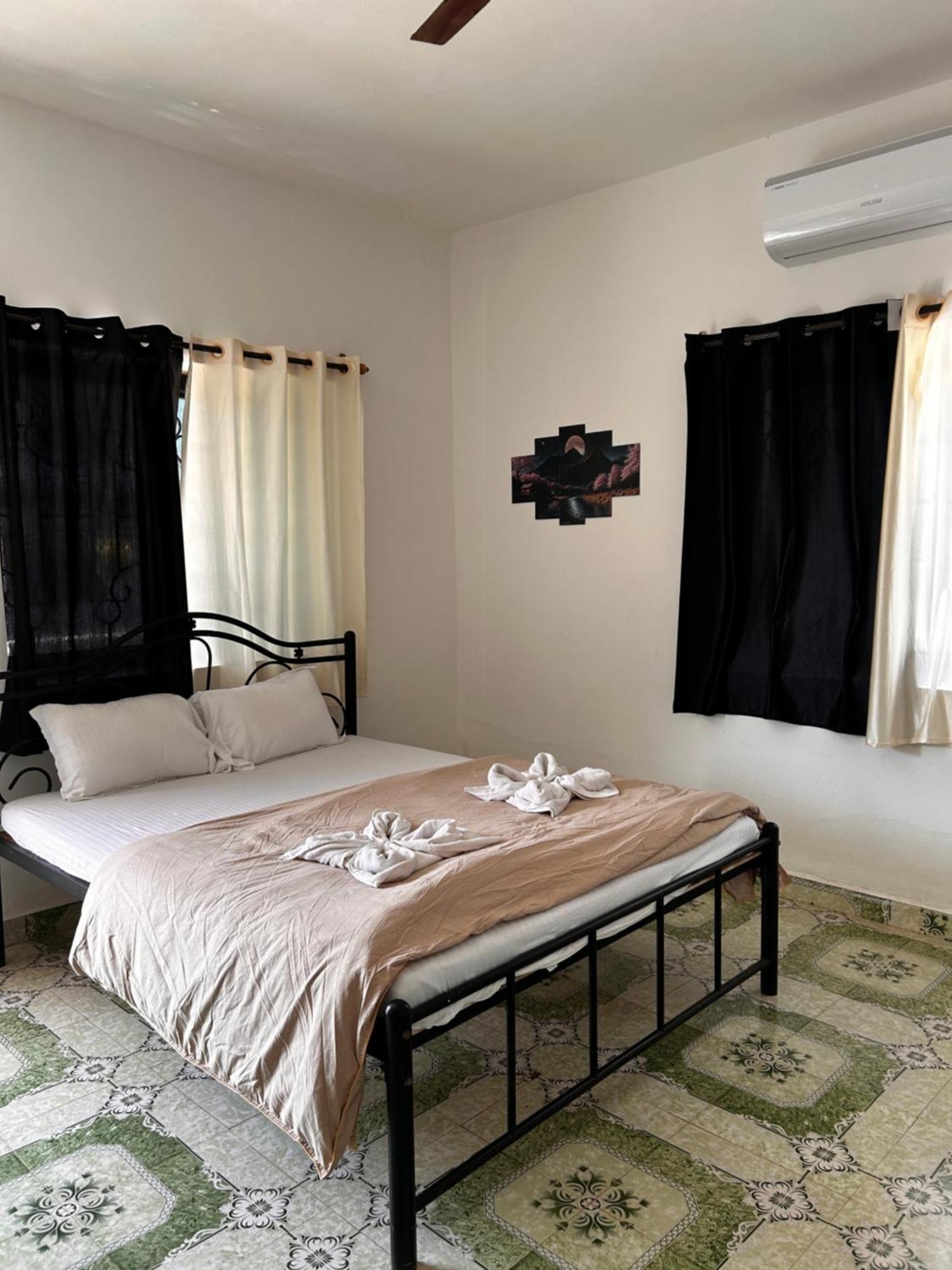 Homestay Havaana Stays, *
