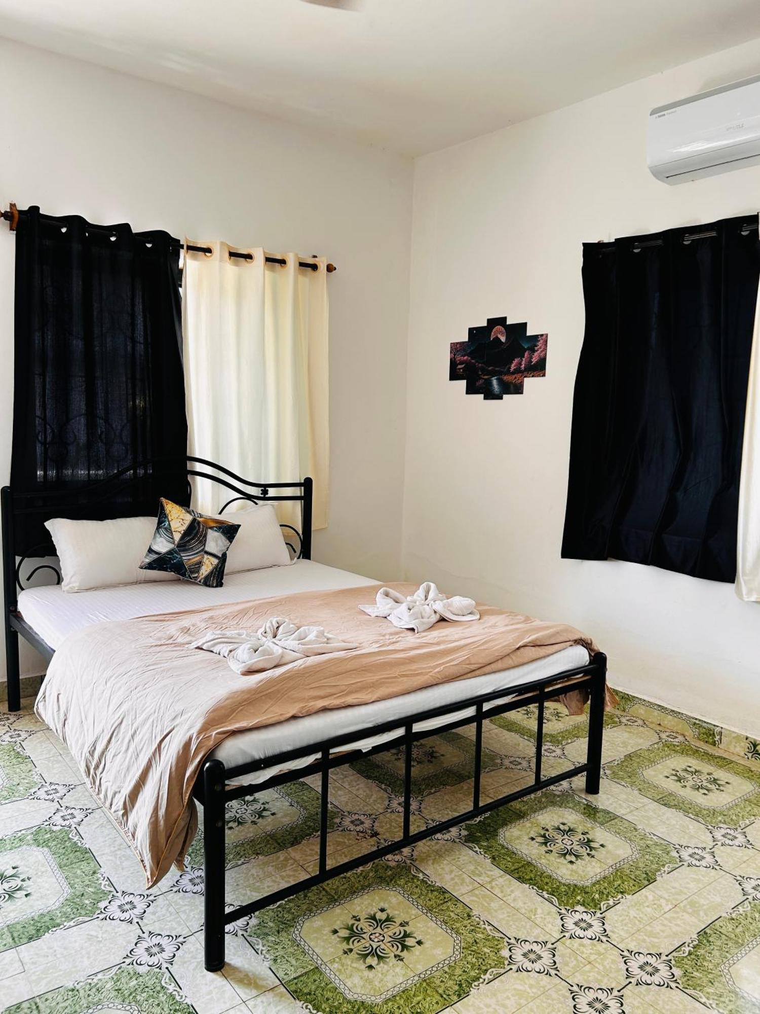 Homestay Havaana Stays, *
